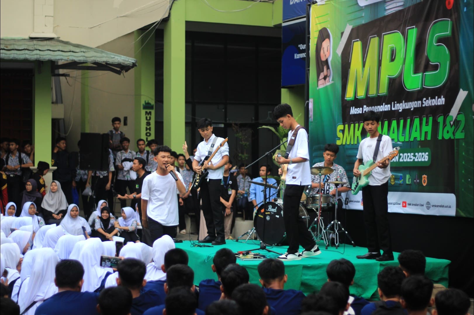 Gambar Band