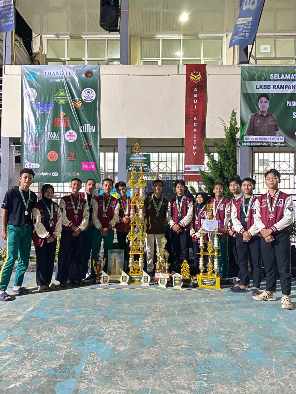 Juara Lagi! Paskibra SMK Amaliah 1 dan 2 Ciawi Buktikan Konsistensi di Ajang LKBB