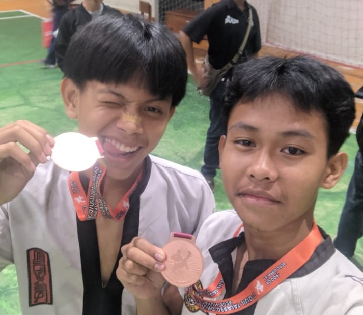 Gambar Utama Bukan Cuma di Kelas, Murid SMK Amaliah 1 dan 2 Ciawi Buktikan Prestasi di Arena Tarung Derajat